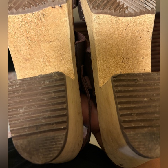 Clogs - Picture 3 of 3